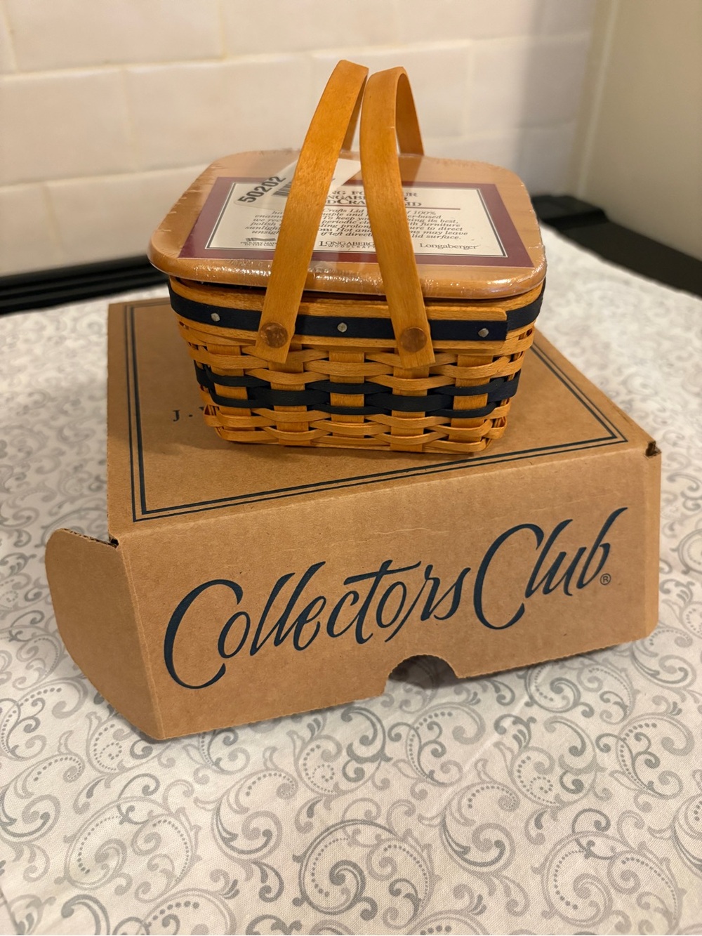 2002-2003 Longenburger Collectors Club JW Miniature Cake Basket